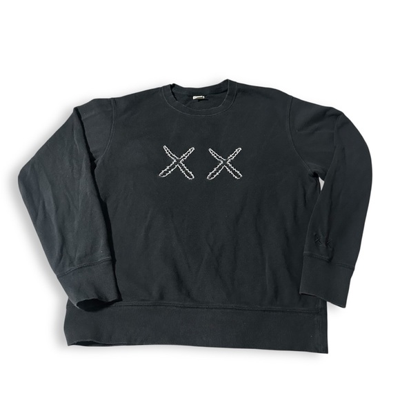 KAWS X Sesame Street UT Uniqlo Sweatshirt Faded Black Crewneck Sz Medium - Picture 1 of 7